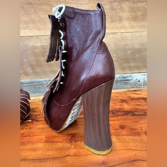 New Irregular Choice Carnaby Bond Red SKY HIGH Platform Brogue Boot Size 6 - Picture 6 of 15